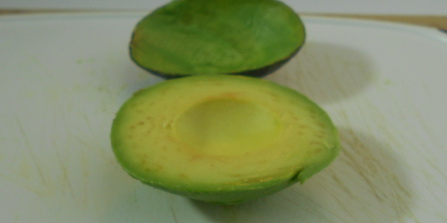 avocodo for sushi roll topping, peel the skin