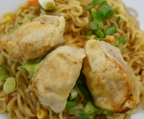 ramen noodles with dumplings