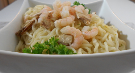 ramen noodle bowl with shrimp and mushrooms