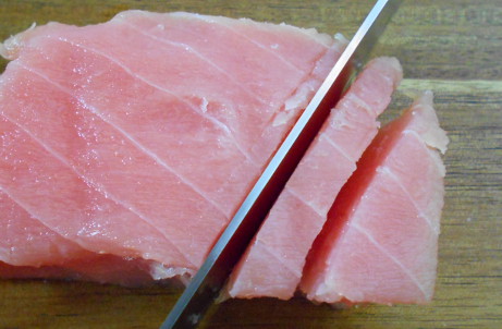saku tuna, how to cut saku tuna, sushi grade tuna