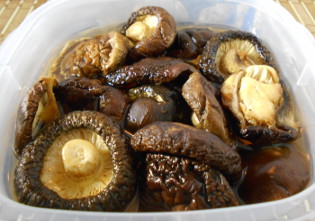 shiitake mushrooms add water
